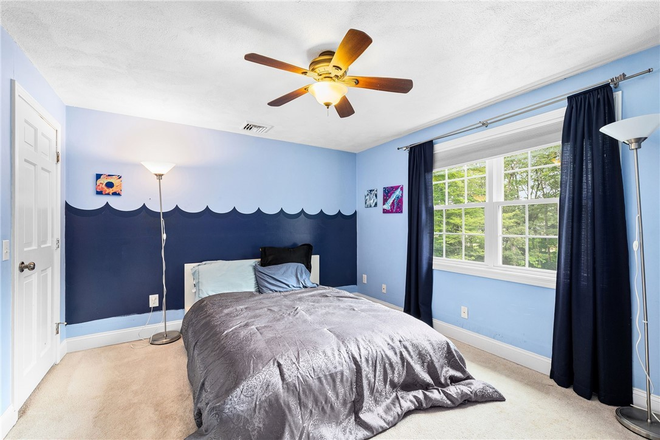 Guest or child bedroom - Spacious Wickford/North Kingstown Home Perfect for a Family