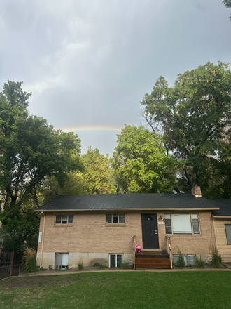 Street View - Spring Bedroom Sublease on the Hill!