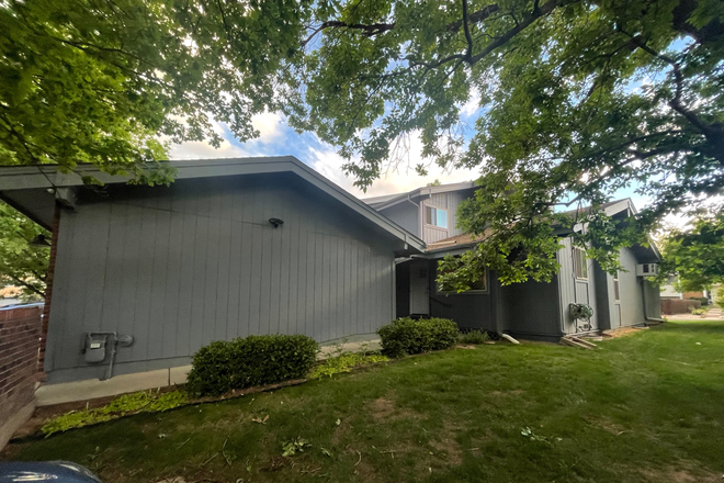 Outside view - 4BR Townhome Near CU | Great for Roommates | 2-car Garage + Free Parking | Home Gym