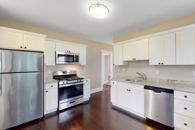 LIVING - SPACIOUS 4 BED/1 BATH AVAIL. 9/1/25!