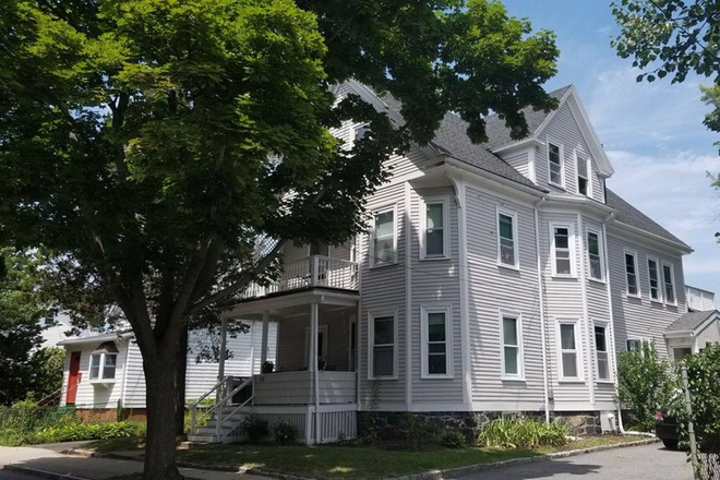 Exterior - 5 bdrm 2ba full kitchen with in unit laundry Avail Jun 1st