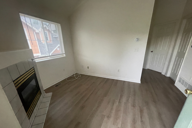 2 - August Pre-leasing: 1747 18th St #1 Apartments