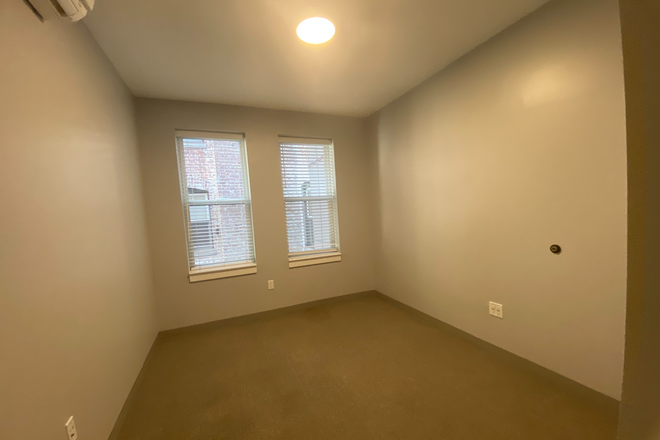 . - Single room for rent in a *new* 3bed 1.5bath luxury building Apartments