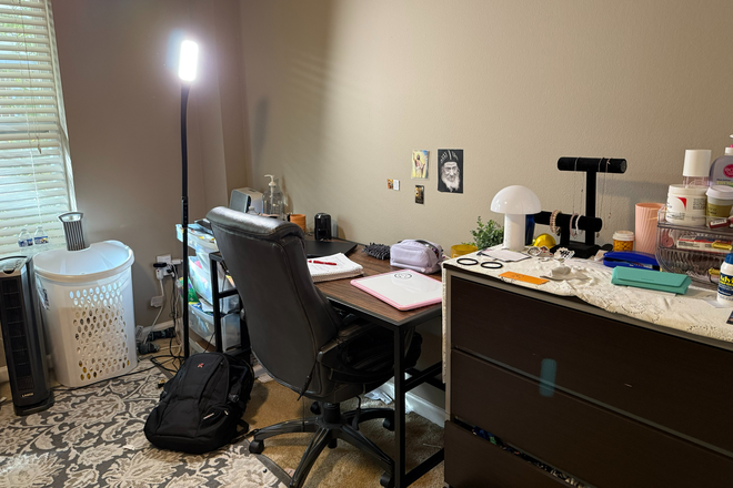 Desk - The James Student Housing Apartments