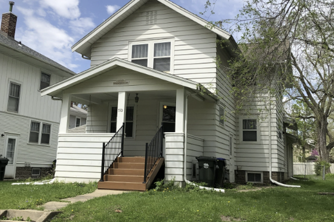 Outside View - House close to campus