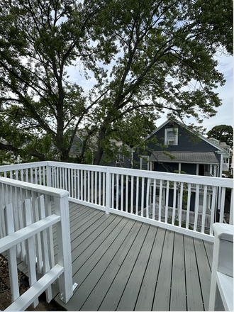 Private Porch - Tufts Off-Campus Housing near JCC and the Gym Duplex
