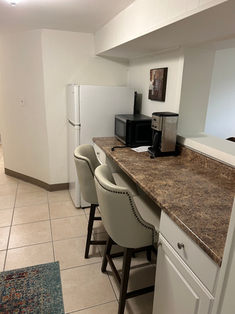 kitchen seating area - Cambridge-Huron village,Harvard university