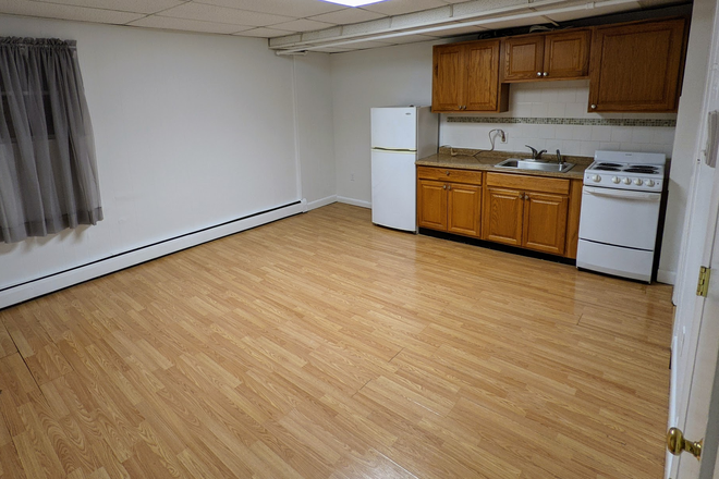room view - All utilities included, cozy studio, no broker fee, flexible timing Apartments