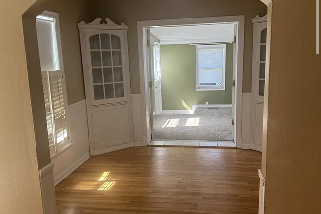 Dining room - 7549 Hiawatha Avenue