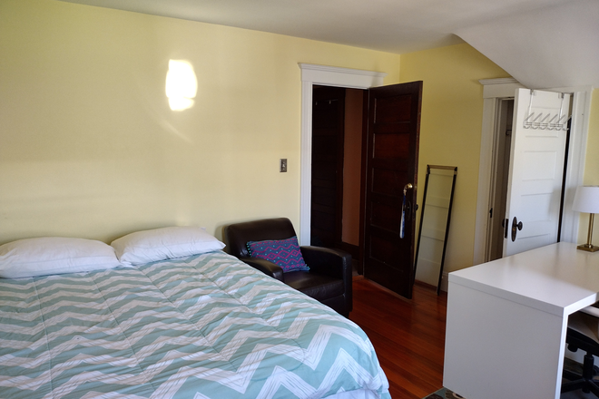 Bedroom - Fully furnished bedroom in Somerville Apartments