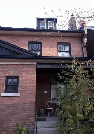 Photo - Furnished room in 1912-era Leslieville house