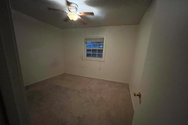 Bedroom - Belhaven Place Apartments