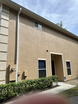Entrance - Emerald Pointe Townhome, close to USF and highways