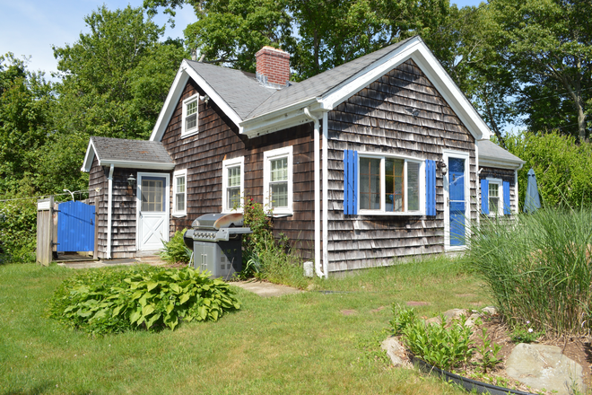 Outside of house - 107 Angell Rd, Narragansett House