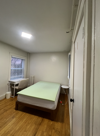 Bedroom - Fall 2025 Sublease Move-in ASAP, 5 minute walk to campus, female only