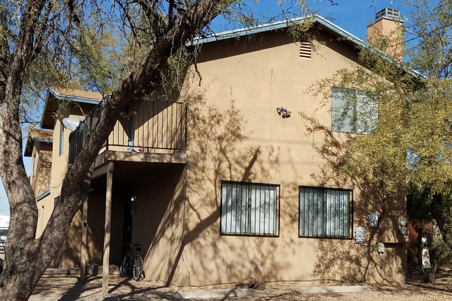 Beautiful home near Honor's - 4 bedroom 3 bath only 2 blocks to Honor's House