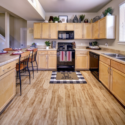 4x2.5, 4x4.5 Kitchen - Callaway Villas Apartments