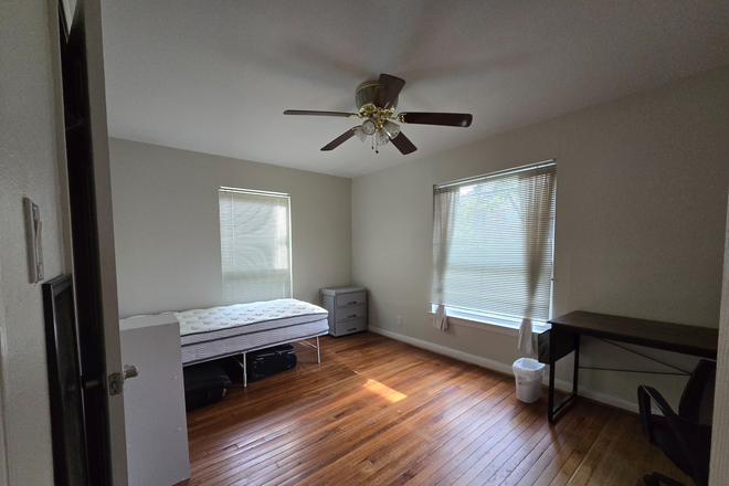 Bedroom - Summer Short Term Sublet 1bedroom and 1 shared bathroom House