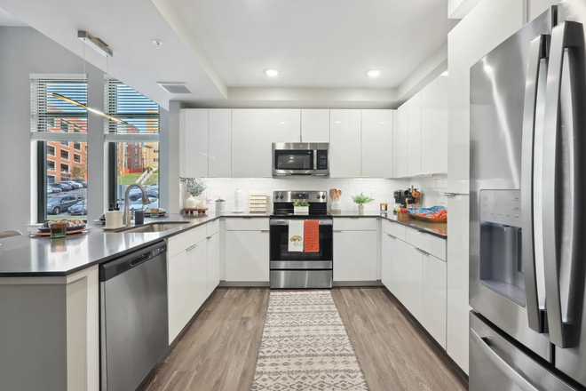 Kitchen - The Standard College Park Apartments