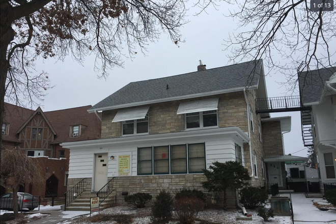 Street view - Four bedroom apartment on N Clinton St