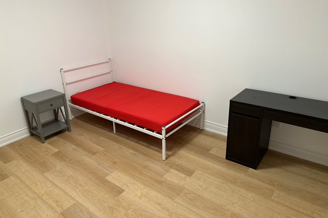 Bedroom - 2 rooms available in basement apartment!