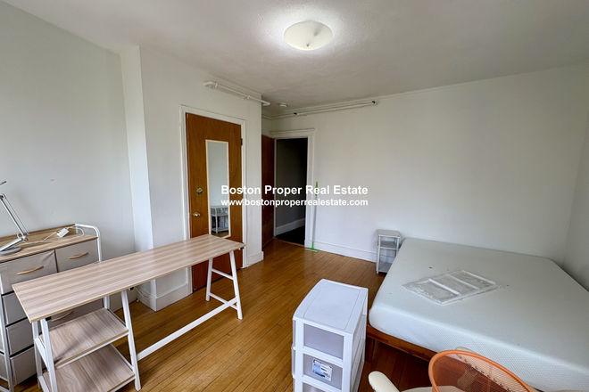 A - 2 bed with Den in Symphony Apartments