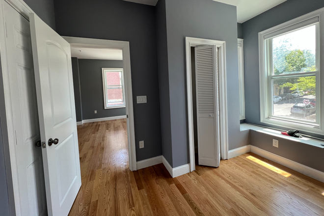 Call NOW for showings! 617-236-8550 - CAMBRIDGE ST - EAST CAMBRIDGE 5BR *AVAIL NOW* NEAR LECHMERE W/ IN UNIT W/D, 2 BATH, EIK, PANTRY, DW! Apartments
