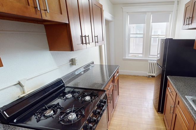 ! - NO FEE Sunny 2 bed on Park Drive near NEU and BU East! HT/HW incl, renovated kitchen! Ref #150034250 Apartments