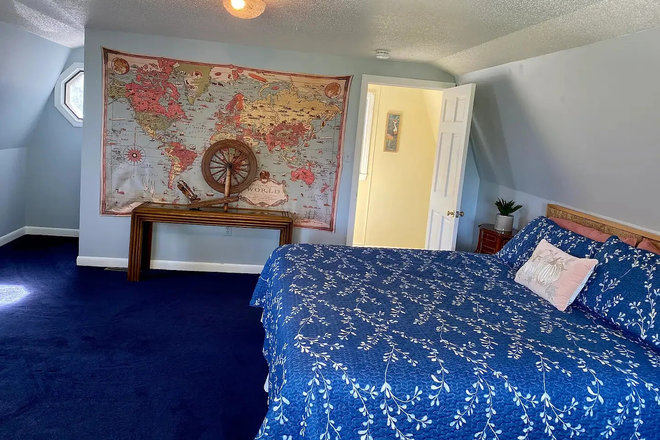 Bedroom - Charming Fully Furnished Cottage with River Views – Westport, MA Apartments