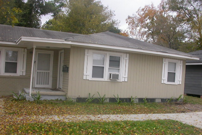 Exterior - One Bedroom One Bath Studio With Utilities Included Triplex