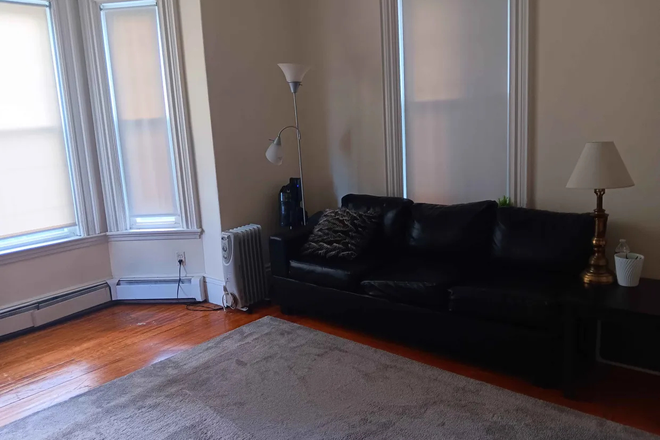 Living room - Room for Lease near Tufts, Looking for Roommate! (Available September 1st) Apartments