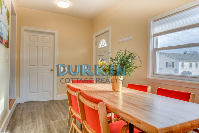 Dining - APPLY NOW WITH NO FEE www.durkincottages.com House