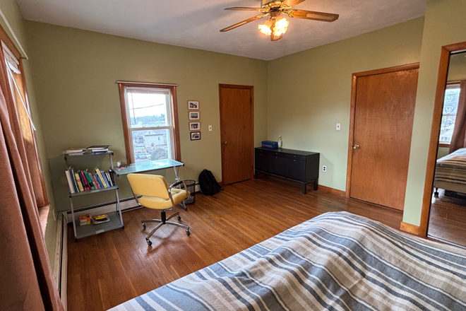 room, perspective 2 - Spacious room close to Porter Square and Harvard House