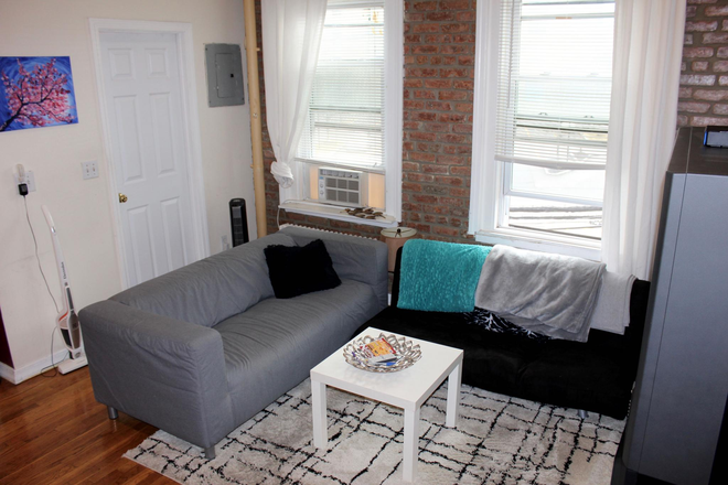 Visit hubrealtyproperties.com - Handy 3 bedroom with street views, near Kenmore Square Apartments