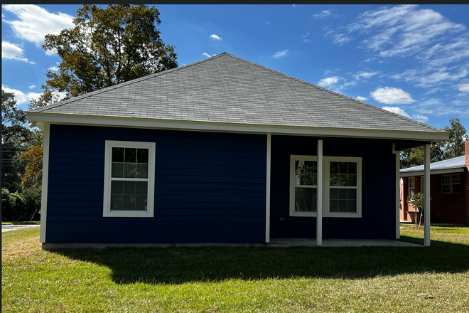 Back of house - Newer 3 Bedroom 2 Bathroom Home Near FAMU and FSU