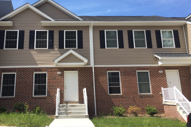 Great Landscaping - Life is better when you get THE POINTE! Townhome