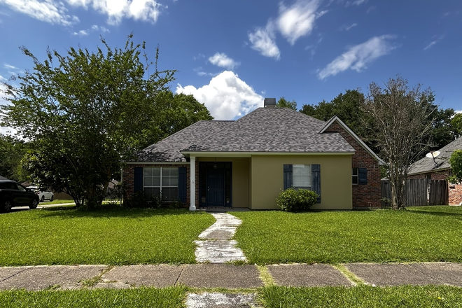 Outside street view - Single Family House with 3 Bed 2 Bath on Brightside near River Road