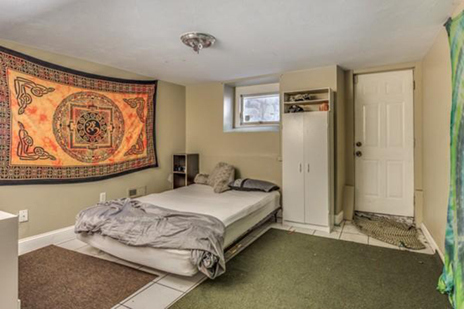 ... - ROOM FOR RENT in Mission Hill 6 Bed House