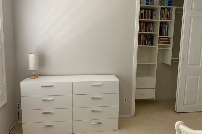 bedroom dresser - One spacious Furnished bedroom for rent in Del Mar