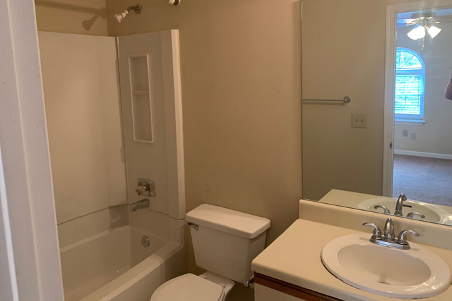 Photo - The Brookes Condos 04-12