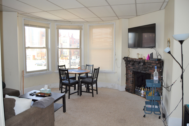 1 - SEPT 2026-Cozy Beacon St 2 bed, H/HW inc. No Broker Fee Apartments