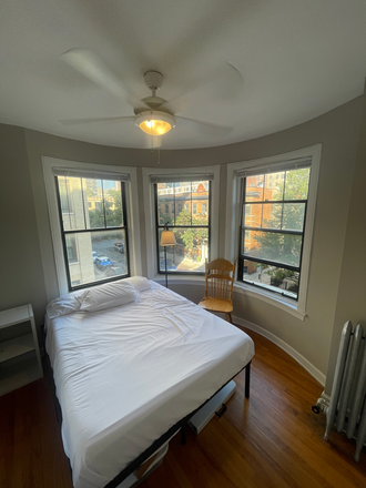 Bedroom, out angle - Sublease a 3BD/2BTH, $874/Month, all utilities included apart from electricity, Lincoln Park Apartments