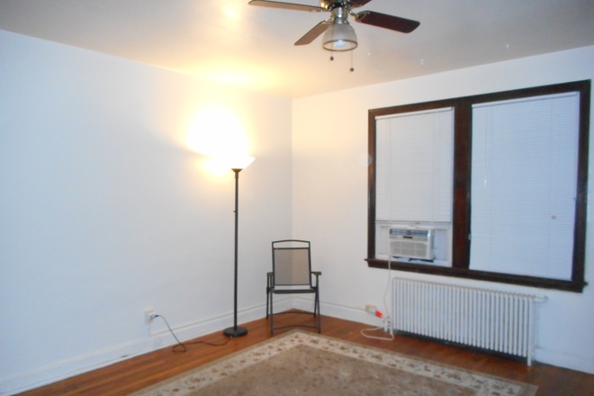 Living Room View - Very Quiet, Peaceful & Relaxing Space; EZ Access to DwnTn WDC, Silver Spring MD & NVA Apartments
