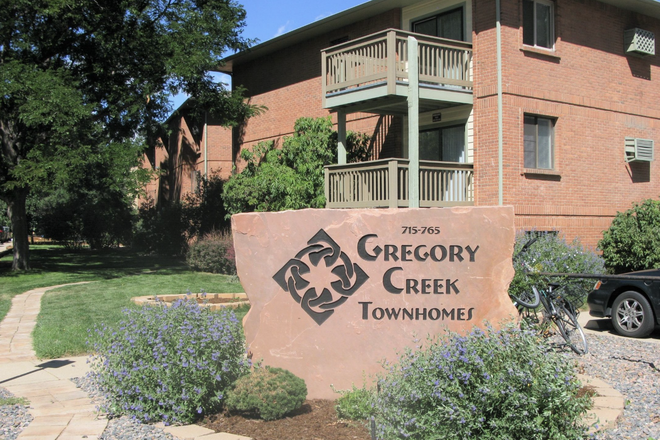 Outside - 735 ARAPAHOE AVE, 12 MONTH LEASE unit 101 LOOKING FOR THIRD ROOMMATE