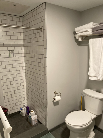 . - New 2bed with living room on Hemenway