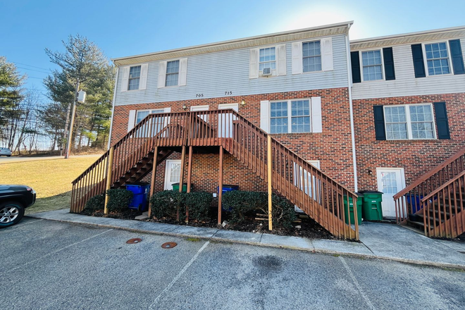  - 3 Bedroom, 1.5 Bath Townhouse