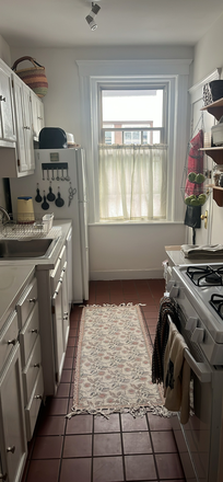 Kitchen - Charming Apartment Near Longwood Medical Area