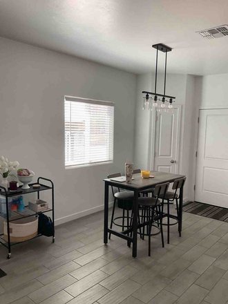 Dinning area - Built 2024. Beautiful 3 Bedroom / 2.5 Bath House close to campus