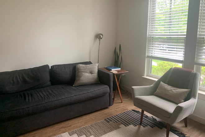 Living Room - Relet:2BR thome for PU Faculty/Staff only-N. Stanworth Dr-Princeton