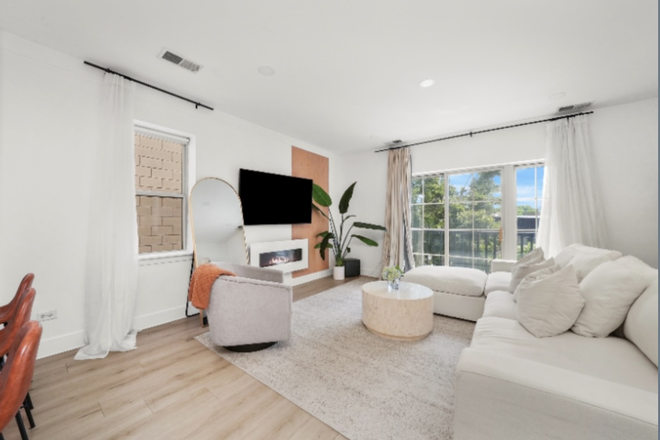 Living Room - Where College Friends Become Lifelong Friends – UIC Housing Near Campus Condo